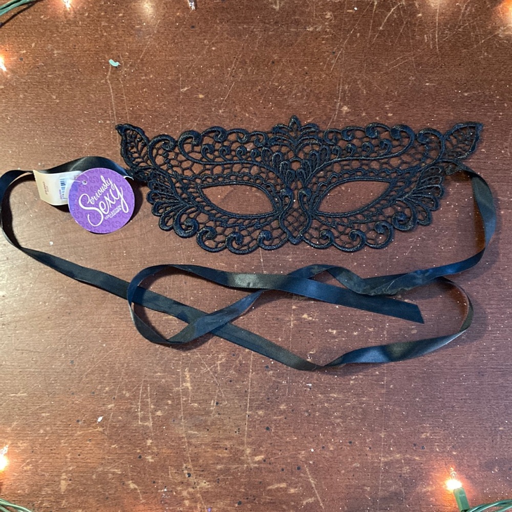 Lace Mask with Ribbon Ties